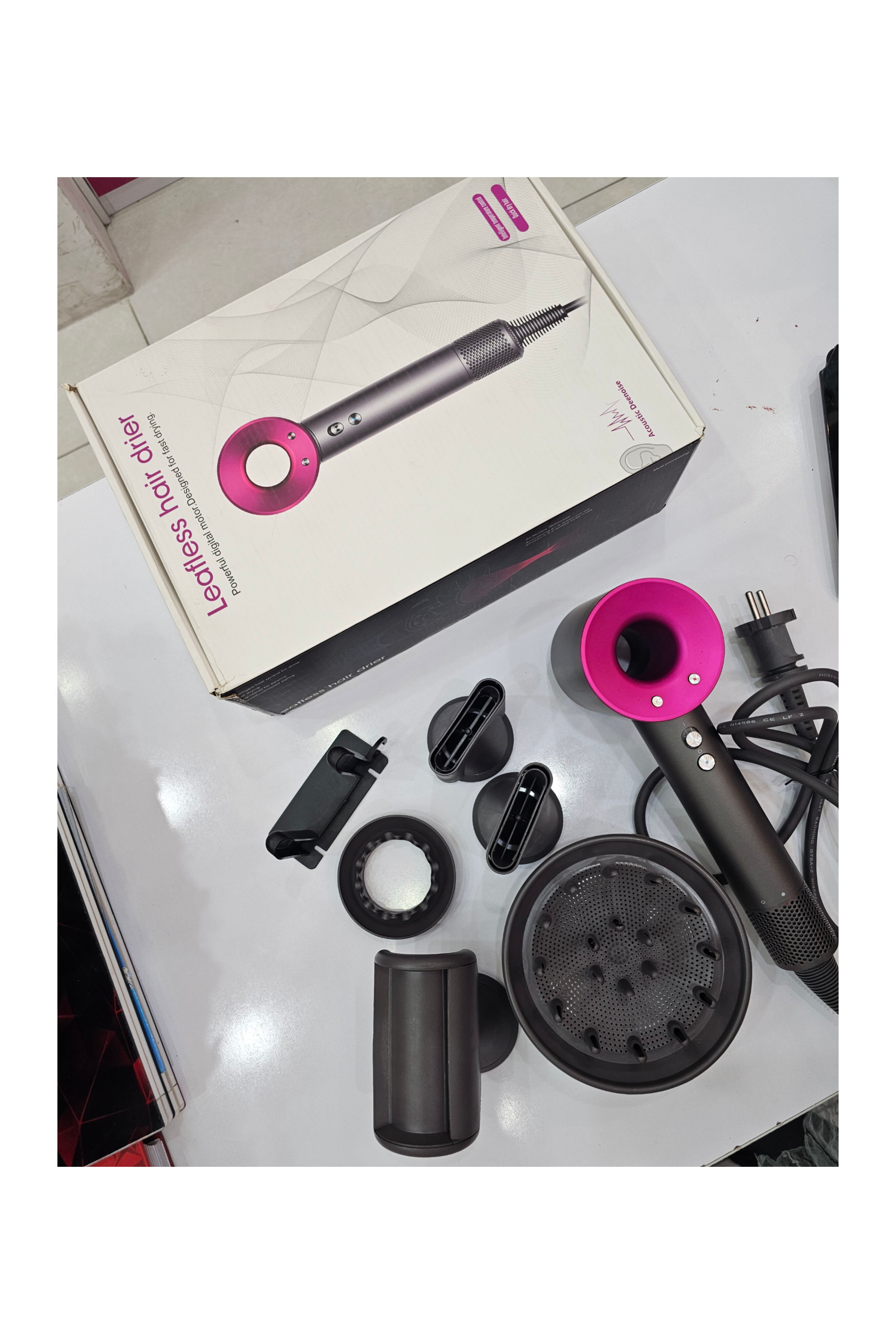 سشوار طرح دایسون